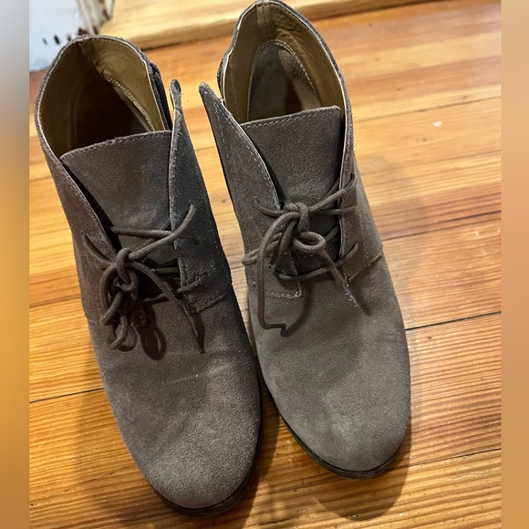 Barely worn wedge booties - Picture 3 of 5